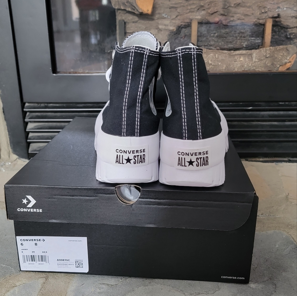 New Converse CTAS  Lugged 2.0 HI Platform Sneaker - Picture 3 of 3